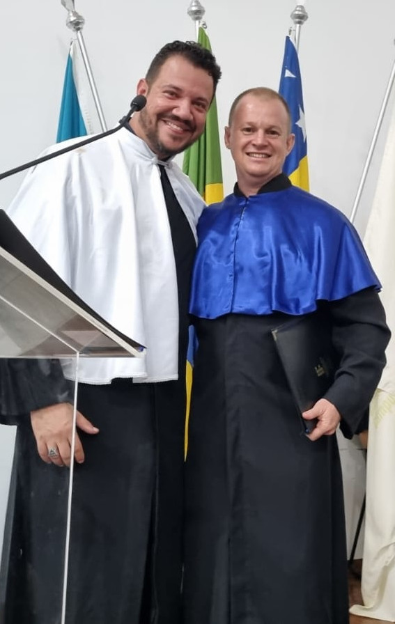 Professores Thiago e Oberdan